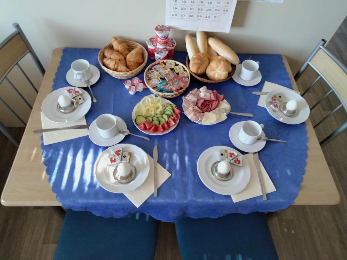 Penzion U Krbu Hotel Локет Екстериор снимка