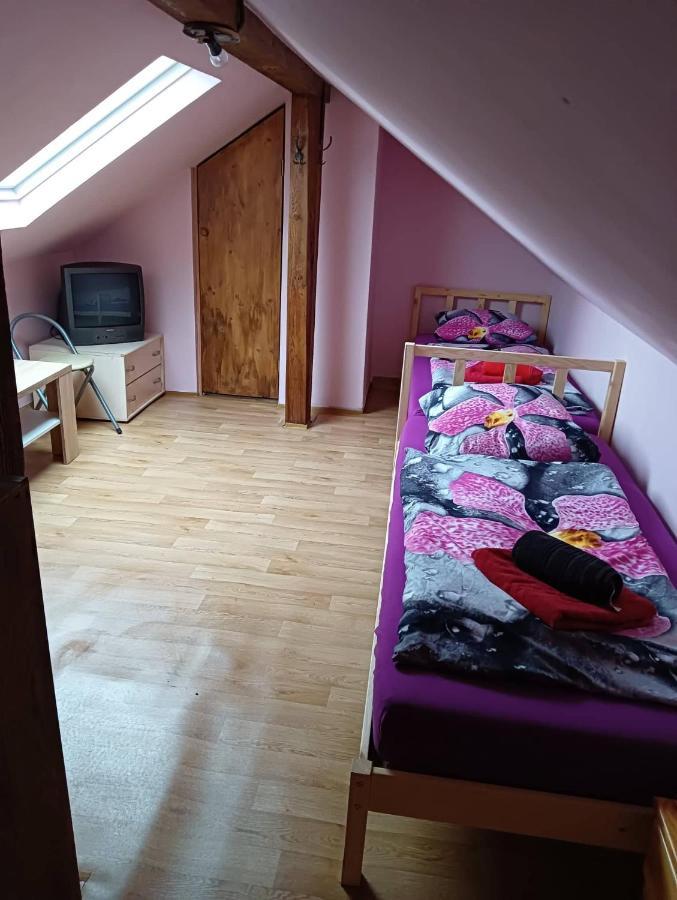 Penzion U Krbu Hotel Локет Екстериор снимка