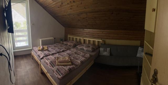 Penzion U Krbu Hotel Локет Екстериор снимка