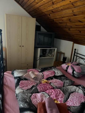 Penzion U Krbu Hotel Локет Екстериор снимка