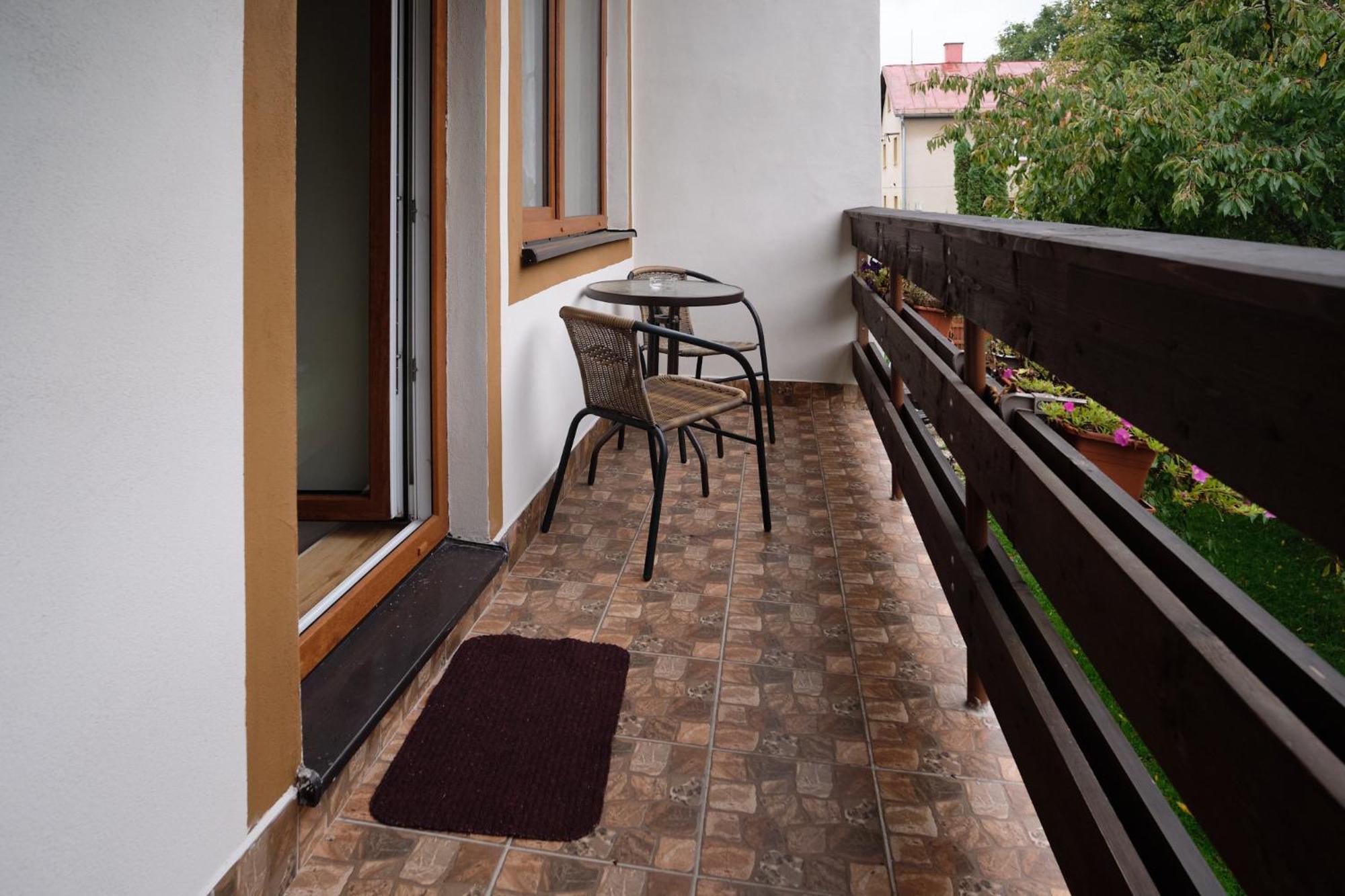 Penzion U Krbu Hotel Локет Екстериор снимка